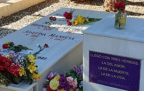 Poema en una tumba.